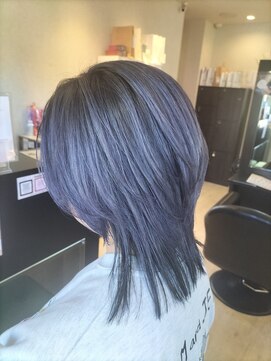 アンビ(ambi) アッシュグレージュ×ネイビーブラック