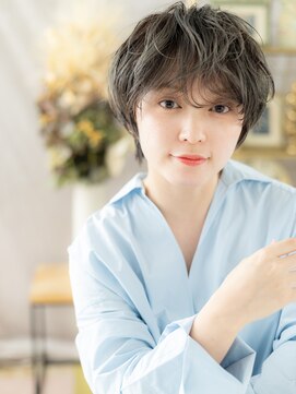 カバーヘア ブリス 上尾西口店(COVER HAIR bliss) ダークグレージュ小顔くせ毛風レイヤーショートボブh5上尾30代