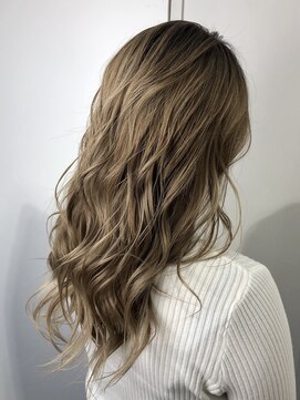 フォーク(FOLK) KASUMI×外国人風ハイライト ベージュブロンド  【FOLK 恵比寿】