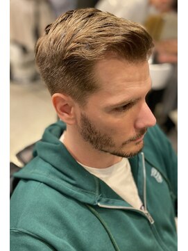 フランクスバーバー アンド ビアークラブ(FRANK'S BARBER and BEER CLUB) サイドグラデーションスリークショートナチュラルフェードカット