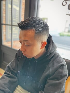 フォーコーナーズ(Four Corners) スキンフェードツーブロック刈り上げジェットモヒカンマンバン