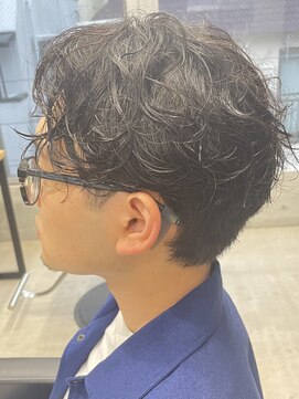 フイ 代々木(Hui) アップバング/メンズツーブロックマッシュ/束感ショート波巻き