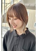 切りっぱなしボブ×インナーカラー ホワイトベージュ