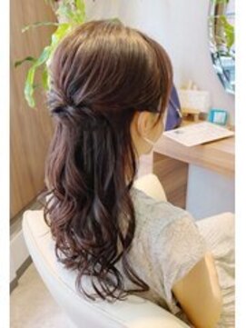 ララルーモ 渋谷公園通り店(LaLarOomo) 女子アナ系清楚ハーフアップ