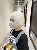 ホワイト