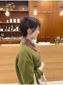 ミディアムからばっさり襟足すっきりショートヘア 里見美穂