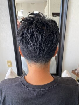 アーク シエル(Ark Ciel) ショートレイヤーアップバングツーブロックスタイル