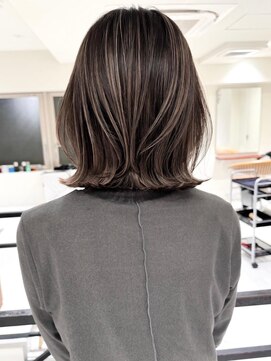ネイロ バイ ジルブラン 葛西(NeiRo by JIL BLAN) ハイライト白髪ぼかしダブルカラーインナーカラーショートボブ