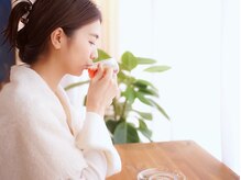 プレゼンス ブレインズ 下北沢(PRESENCE BRAINS)の雰囲気（施術の待ち時間は豊富なドリンクでゆったりリラックス♪）