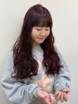 バド(bado)&nbsp;赤髪/レッドカラー/ぱつっとロング/ワイドバング/暖色カラー