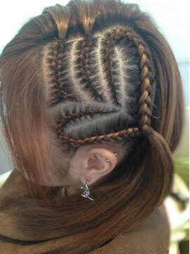 エクステンション クーチャー(Extention Cu'cha) ハート コーンロウ