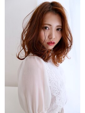 イソラブル(ISOLA-blu) 【ドライヴカット】ミディアムカール×モカベージュ