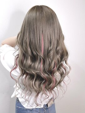 ブランシスヘアー(Bulansis Hair) ポイントカラーでギャルスタイル