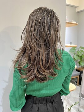 リア 自由が丘(REA) グレージュハイライトカラー