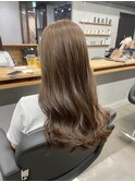 オリーブベージュ