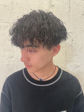 フィフスワン(fifth one) 波巻きパーマメンズパーマメンズヘアツーブロックツイストパーマ