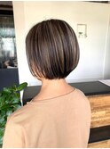 大人女性の小顔丸みボブ 白髪ぼかしのハイライト