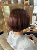 チェリーピンク暖色カラー丸みくびれショート