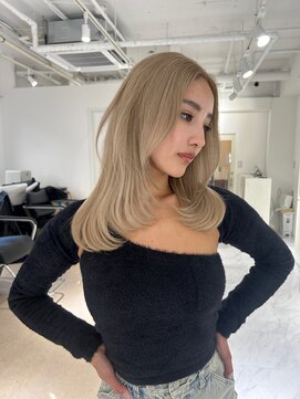 ヨロ 小岩(YOLO) 《ミディアムレイヤー&ミルクティーベージュ》