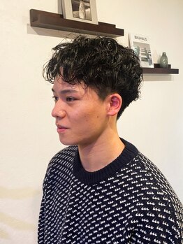 ディープ プラス ナカザキ(deep+nakazaki)の写真/【天六駅徒歩3分】メンズの眉カット・シェービング、パーマで男を上げる!男性も通いやすい落ち着いたサロン