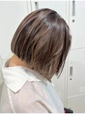 グレージュハイライトカラーボブ