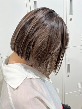 クレア 下北沢(CREA) グレージュハイライトカラーボブ