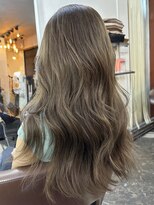 マスカリ(muscali)&nbsp;星華,ネビージュ,小顔,ハイレイヤーカット,バタフライカット