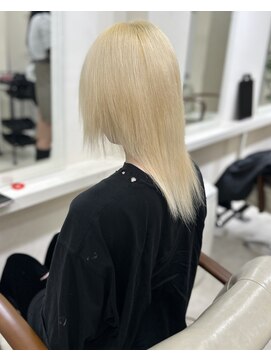 カリーナ(CARINA) ブロンド/ハイトーンカラー