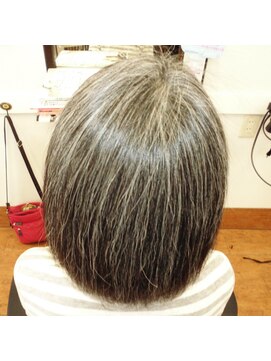 スタジオ ティーウェーブ(S.T.WAVE) チリチリ、パサパサくせ毛のお悩みを解消!