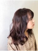 ピンクベージュ
