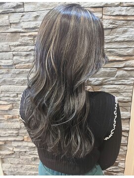 フィーカ(Fika) グレーアッシュ×ハイライト×ゆるウェーブ