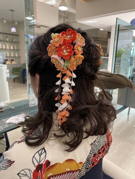 クオーター(QUARTER) ハーフアップ三つ編みロープ編みこみ