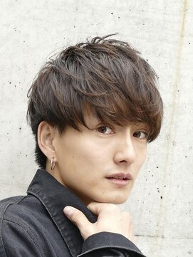 ラヴィズムバイフィフス(LUVISM by fifth) メンズマッシュパーマニュアンスパーマスパイラルパーマ刈り上げ