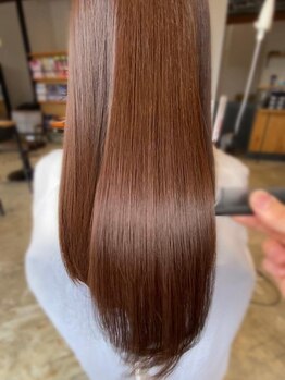 デラ バイ アフロート(DELA by afloat)の写真/ピンピンな毛先は扱いづらい！！ストレートヘアは曲線である事が美しい。