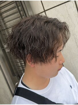 クオンヒール 淀屋橋店(QUON HEAL) スペインカール/スパイキーショート/フェザーパーマ/フェード
