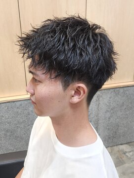 ニアウ 伊勢崎連取店(Niau) ソフトツイストスパイラルパーマメンズショートアップバング