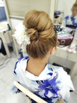 リサ 恵比寿(risa.) シンプルお団子アップ