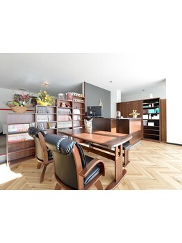 経験豊富なスタイリストが、カウンセリングからシャンプーや仕上げまで、全ての施術を担当いたします☆