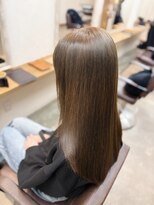 ファム 札幌大通(fam)&nbsp;冬の◎オリーブグレー×メテオストレートロング透明感