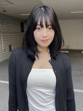 ナチュラルな内巻きでもかわいいミディアムレイヤー◎