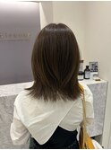 オリーブベージュ