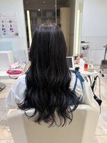 ケンジ 平塚 アネッタ(KENJE annetta)&nbsp;ハイライト／アッシュカラー／ロングヘア／巻き髪