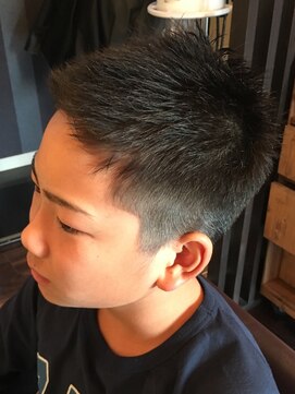 ヘアアンドメイク フルール(FleuR) キッズカット