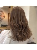 淡ベージュ