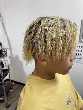 金髪ツイストパーマ L ヘアーグランデシーク Hair Grande Seeek のヘアカタログ ホットペッパービューティー