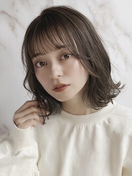 オアシスアヴェダ ザ・ペニンシュラ東京(OASIS AVEDA)の写真/グレイカラーでも色味を楽しめる♪大人女性の髪の悩みを解決して、理想の髪色に。