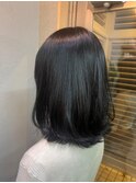 レイヤーカットで毛先の動きを見せるスタイルです♪