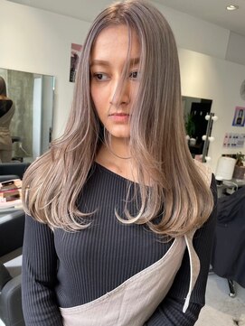 キング 枚方店(K!ng) 【枚方、高槻、梅田】透明感のあるホワイトベージュ