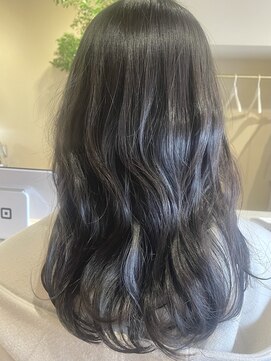 シリ アンド ブラント(siri and brunt) 無造作ロングヘア