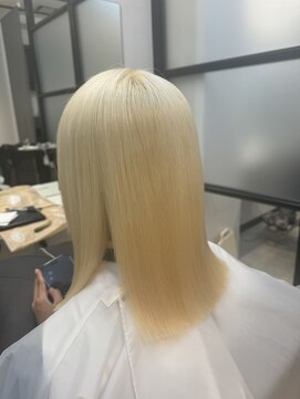 ファイブ ノーヴル カラット(5 Noble ct.) 【kana】抜きっぱなしブロンドボブ